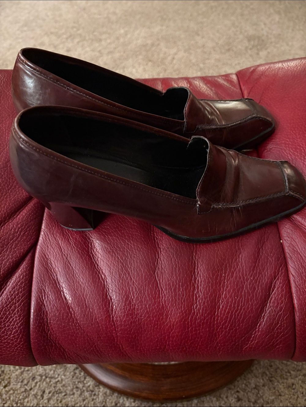Yves Saint Laurent Women's Burgundy Leather Slip-On Heels 8M - Picture 4 of 6